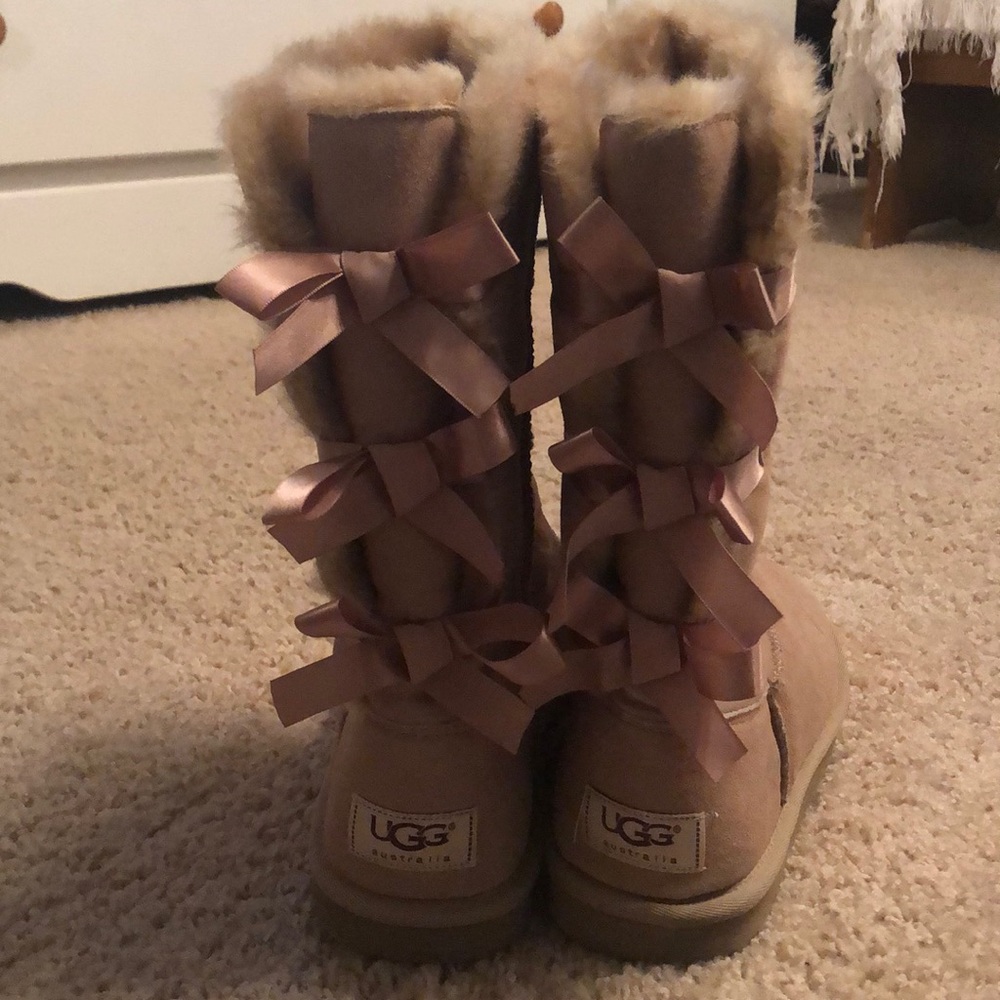 UGG BOOTS